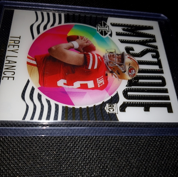 Trey Lance rc - Picture 2 of 4